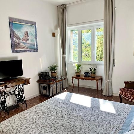 Casa Vacanze Gli Oleandri Bracciano  Ngoại thất bức ảnh