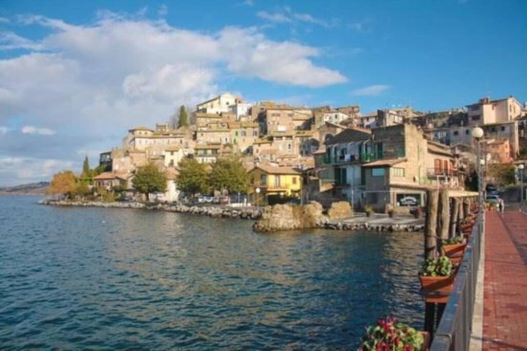 Casa Vacanze Gli Oleandri Bracciano  Ngoại thất bức ảnh