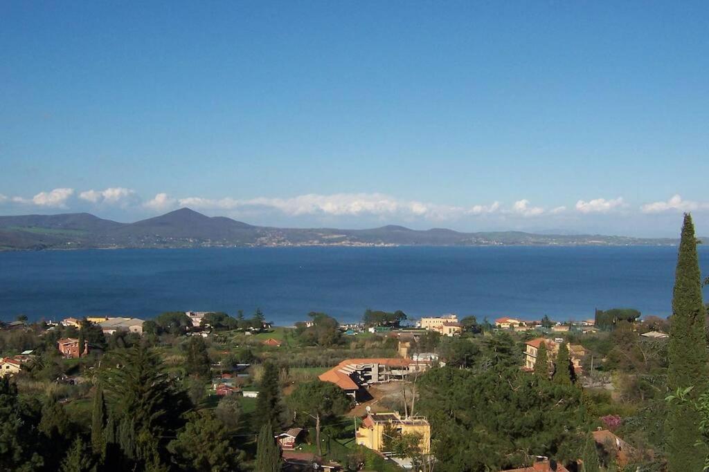 Casa Vacanze Gli Oleandri Bracciano  Ngoại thất bức ảnh